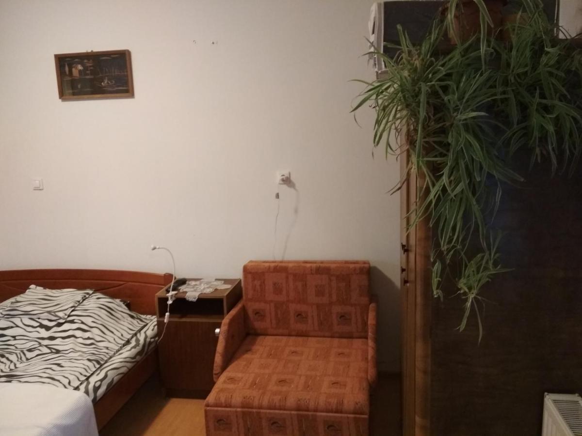 Julia Vendeghaz Apartment Tar Exterior photo